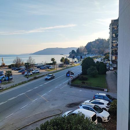 Appartamento Chic Vista Lago - Casa Janis Verbania Esterno foto