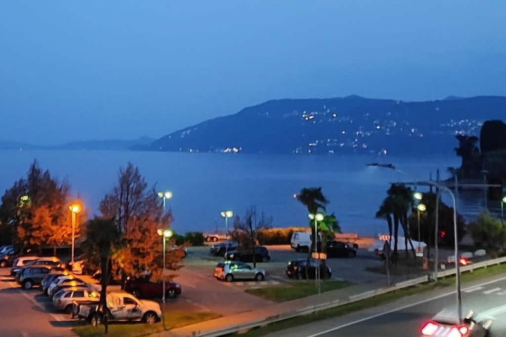 Appartamento Chic Vista Lago - Casa Janis Verbania Esterno foto